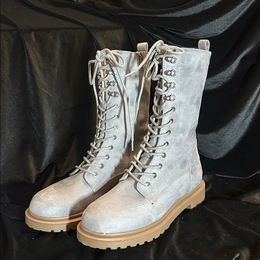 NWOB JOURNEE COLLECTION GRAY BOOTS 9